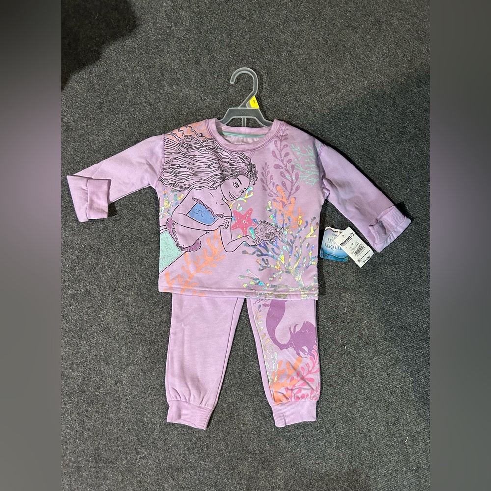 Little Mermaid sweat suit size 3T NWT!